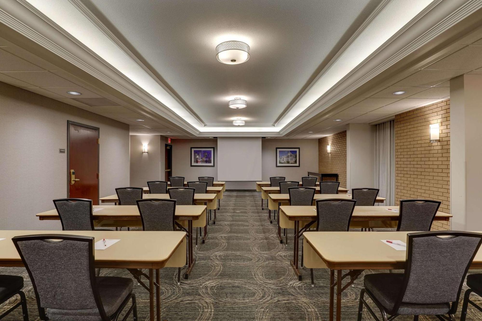 Drury Inn & Suites Columbus Dublin Exterior photo